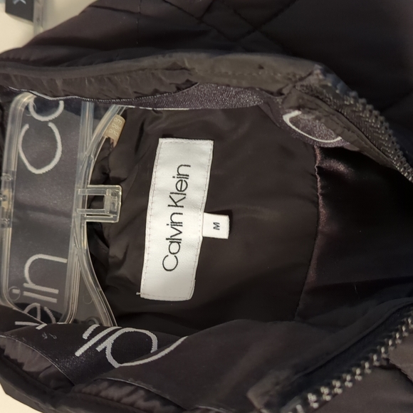 Beautiful Calvin Klein quilted vest -NWOT - Picture 2 of 4